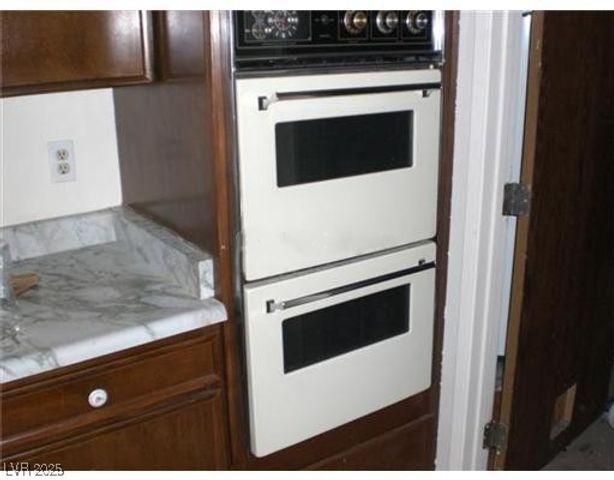 332 Huntly Road, Las Vegas, NV 89145