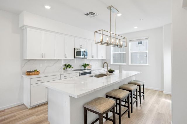 3775 Castro Valley Boulevard, Castro Valley, CA 94546