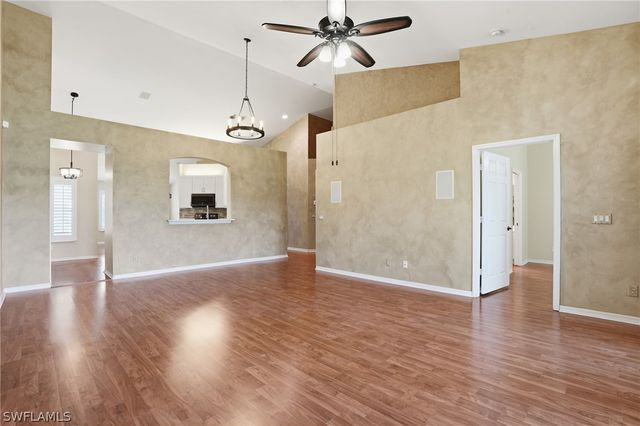 5944 Sand Wedge LN 1106, Naples, FL 34110