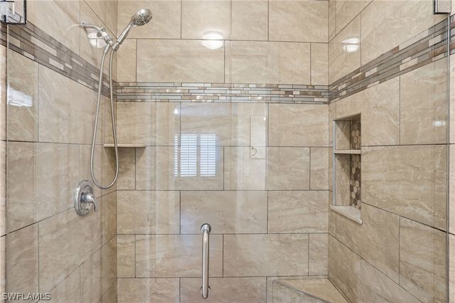 5944 Sand Wedge LN 1106, Naples, FL 34110