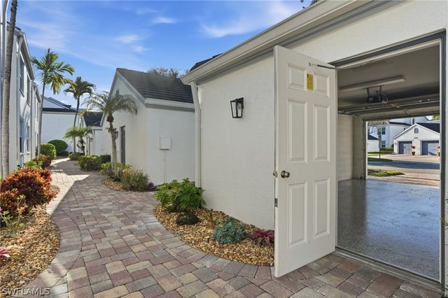 5944 Sand Wedge LN 1106, Naples, FL 34110