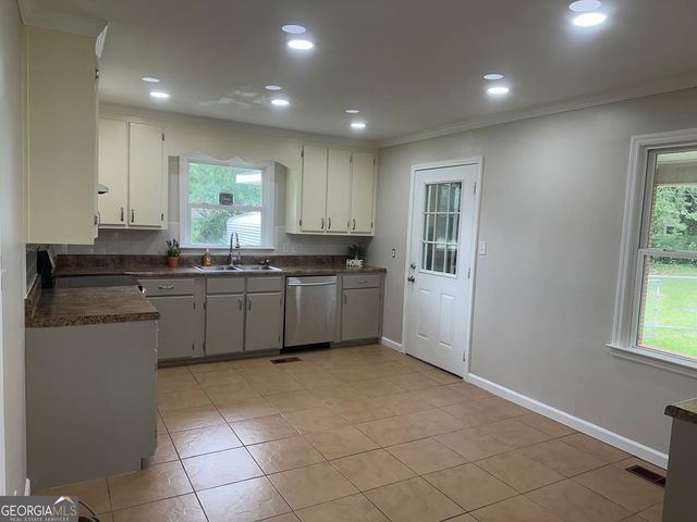 1300 Stonewall Street, Dublin, GA 31021