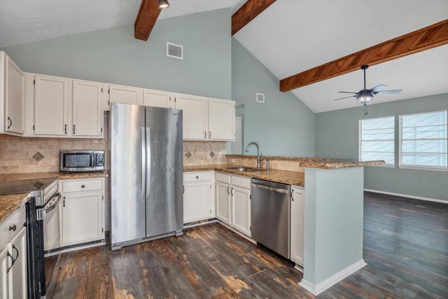 286 Ling Street, Bayou Vista, TX 77563
