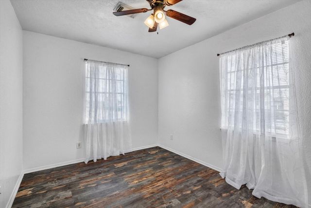 286 Ling Street, Bayou Vista, TX 77563