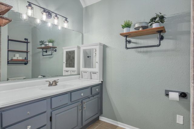 286 Ling Street, Bayou Vista, TX 77563
