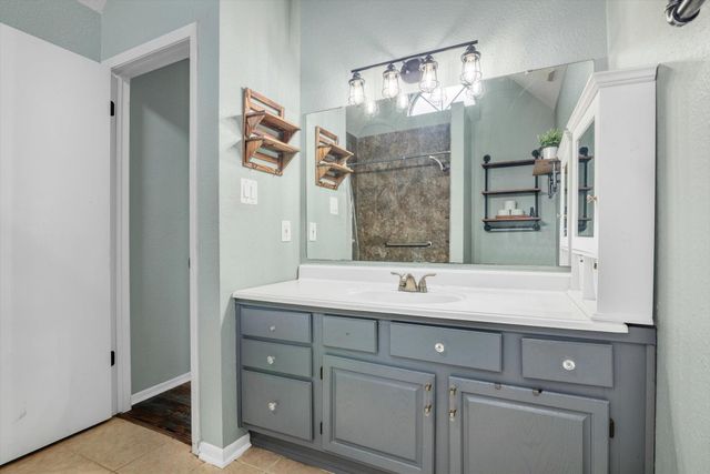 286 Ling Street, Bayou Vista, TX 77563