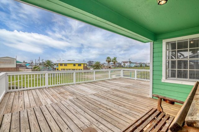 286 Ling Street, Bayou Vista, TX 77563