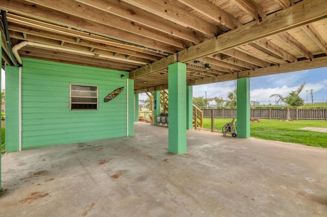 286 Ling Street, Bayou Vista, TX 77563