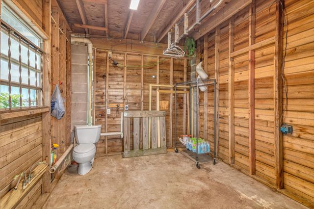 286 Ling Street, Bayou Vista, TX 77563