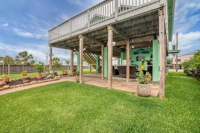 286 Ling Street, Bayou Vista, TX 77563