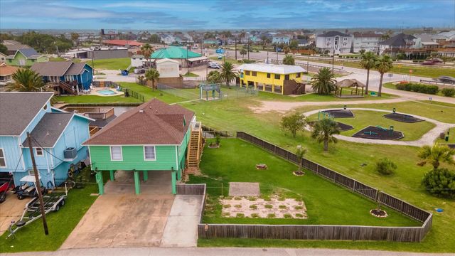 286 Ling Street, Bayou Vista, TX 77563