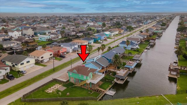286 Ling Street, Bayou Vista, TX 77563