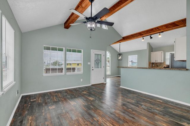 286 Ling Street, Bayou Vista, TX 77563