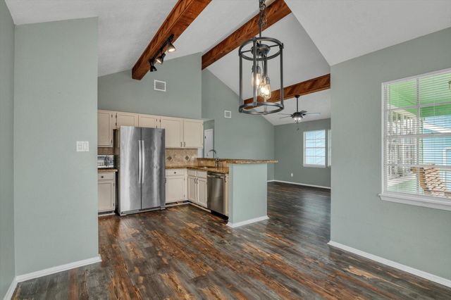286 Ling Street, Bayou Vista, TX 77563
