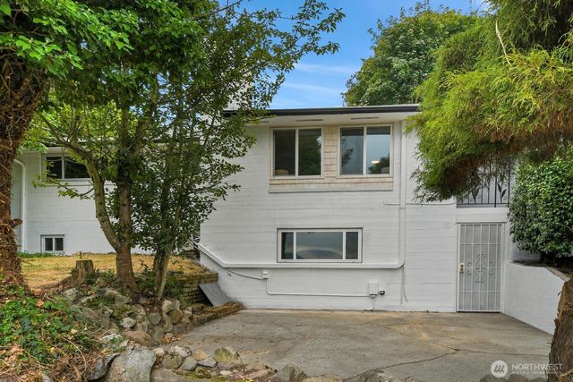 2328 Tacoma Avenue S, Tacoma, WA 98402