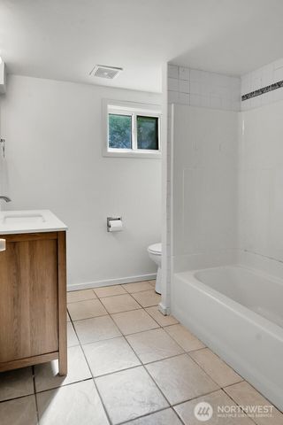 2328 Tacoma Avenue S, Tacoma, WA 98402