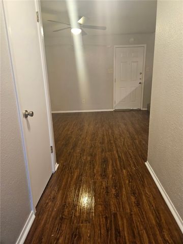 4023 Oak Bay Dr i, Corpus Christi, TX 78413