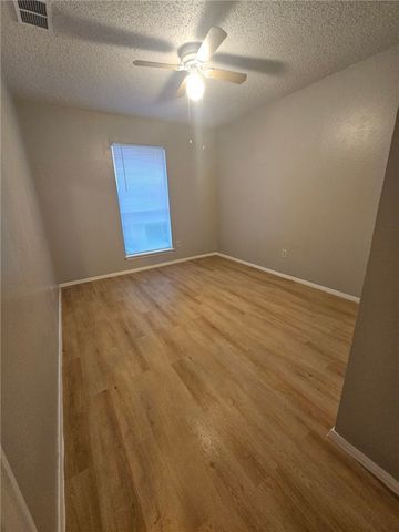4023 Oak Bay Dr i, Corpus Christi, TX 78413