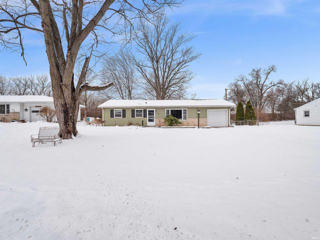 5749 Meadowbrook Drive, Fort Wayne, IN 46835