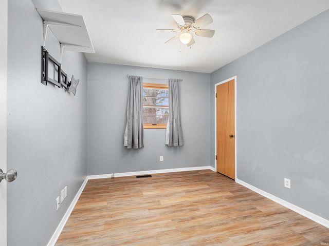 5749 Meadowbrook Drive, Fort Wayne, IN 46835