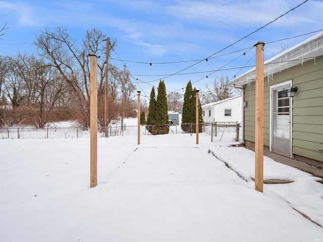 5749 Meadowbrook Drive, Fort Wayne, IN 46835