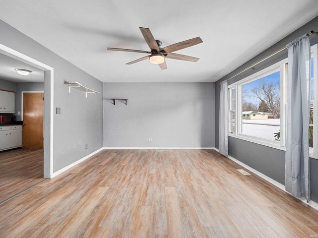 5749 Meadowbrook Drive, Fort Wayne, IN 46835