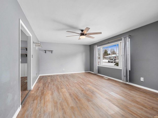 5749 Meadowbrook Drive, Fort Wayne, IN 46835