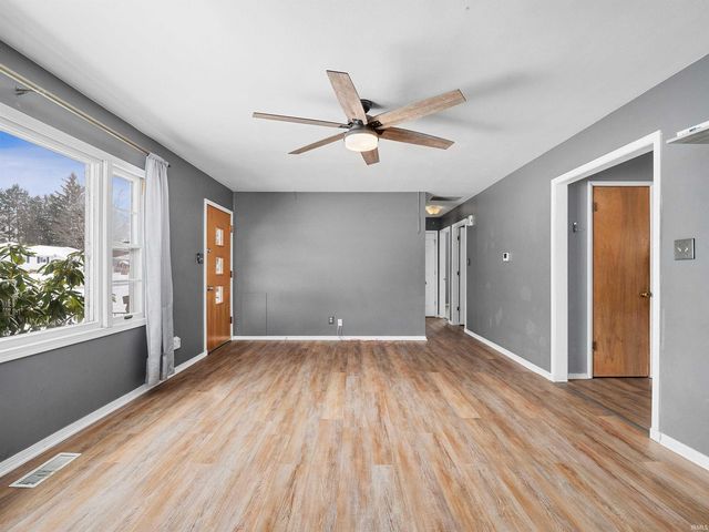 5749 Meadowbrook Drive, Fort Wayne, IN 46835