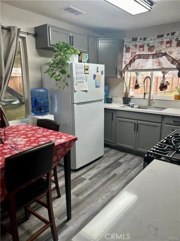 913 W Santa Fe, Merced, CA 95340