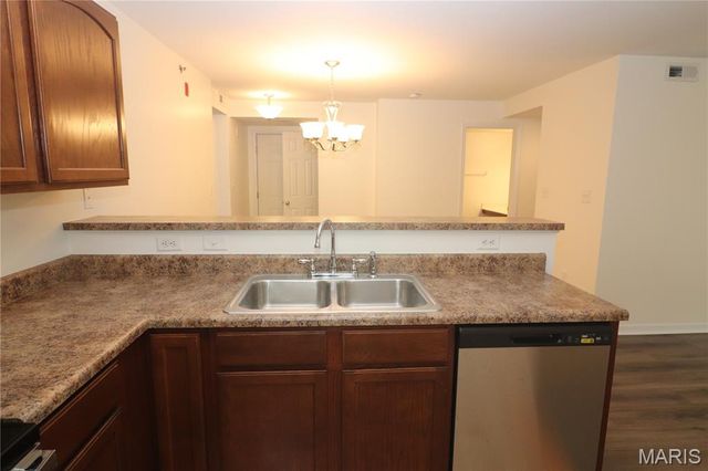 9740 Bexley Station Drive 7G, Unincorporated, MO 63123