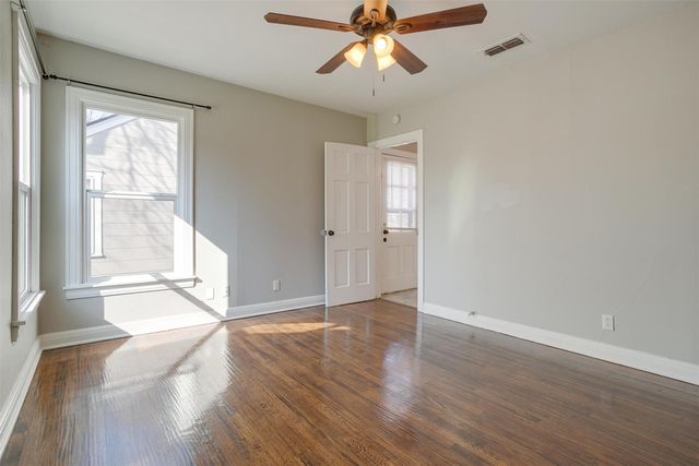 4921 Pershing Avenue, Fort Worth, TX 76107