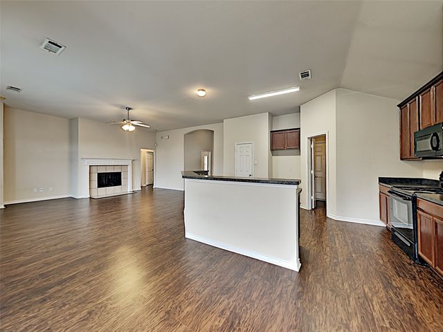 4408 Fox Meadows Lane, Mansfield, TX 76063