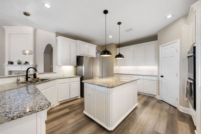 1009 Highfield Trail, Irving, TX 75063