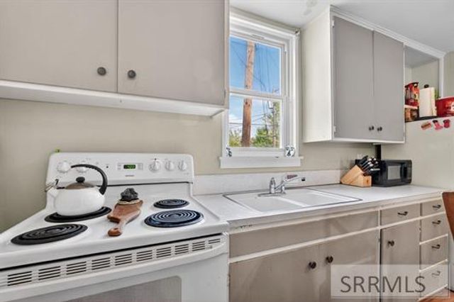 318 Johnson Avenue, Pocatello, ID 83204