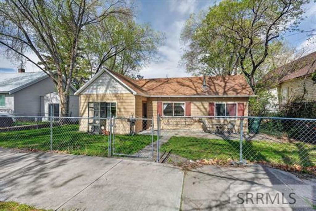 318 Johnson Avenue, Pocatello, ID 83204