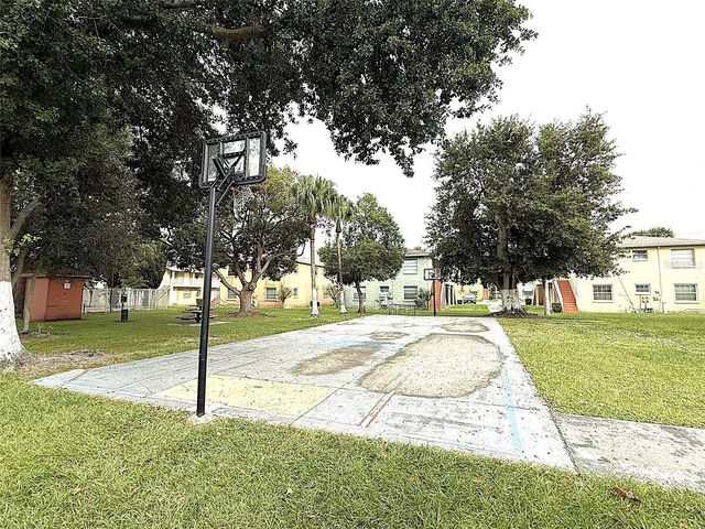 733 MICHIGAN COURT 4, St Cloud, FL 34769