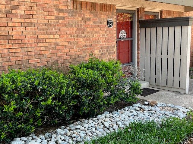 2810 Lineville Drive 103H, Farmers Branch, TX 75234