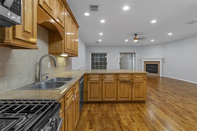 341 W 23rd Street, Houston, TX 77008