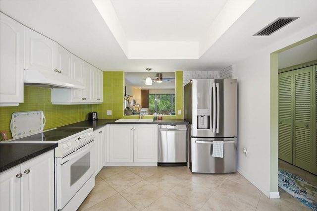 169 PINEHURST DRIVE 169, Bradenton, FL 34210