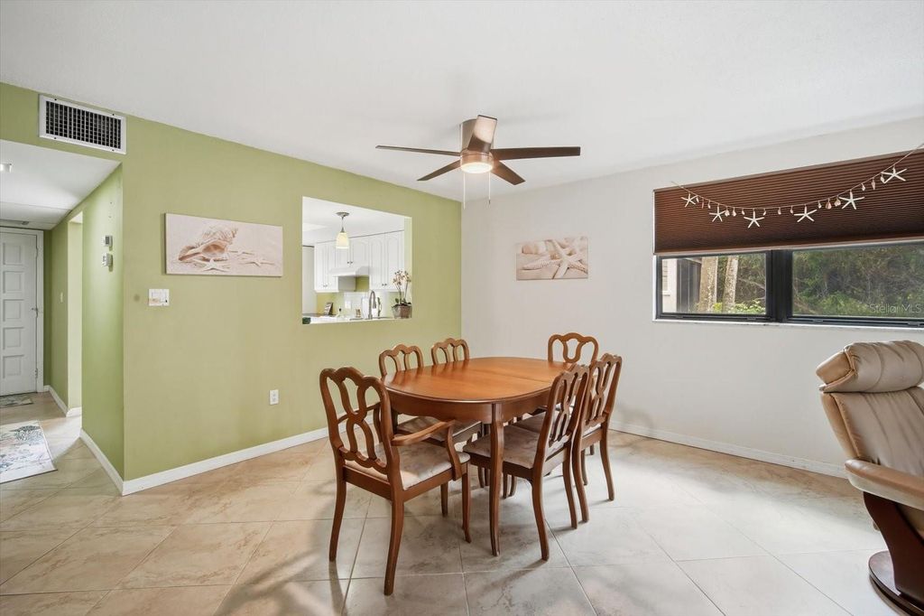 Image 11 of property listing at 169 PINEHURST DRIVE 169, Bradenton, FL 34210