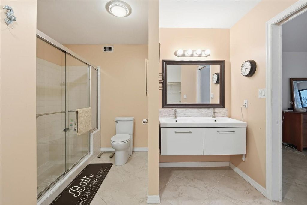 Image 18 of property listing at 169 PINEHURST DRIVE 169, Bradenton, FL 34210