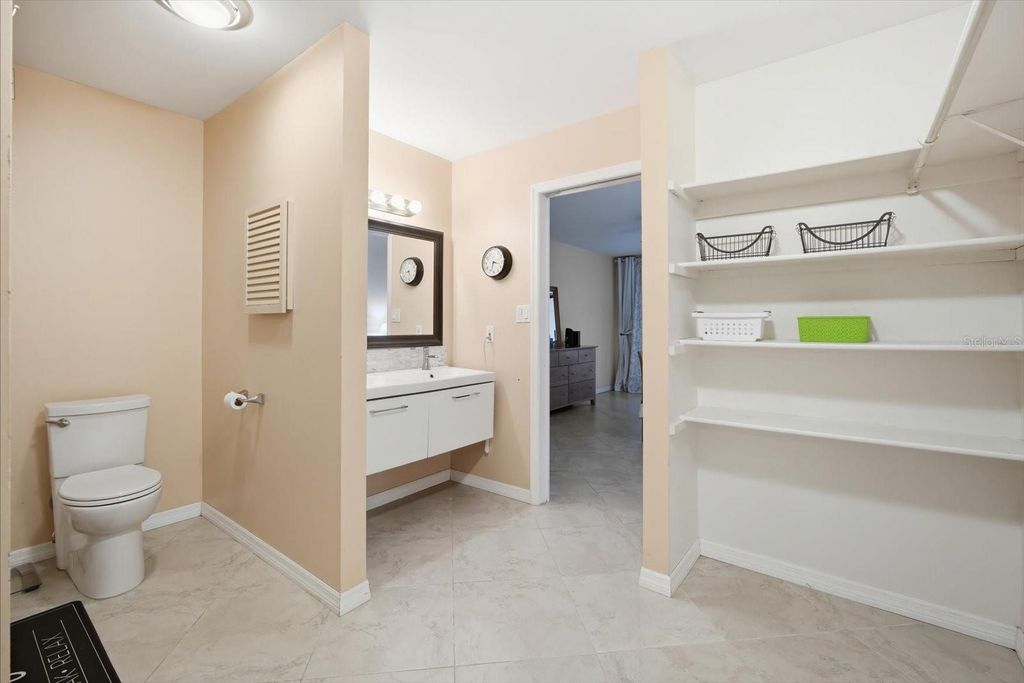 Image 19 of property listing at 169 PINEHURST DRIVE 169, Bradenton, FL 34210