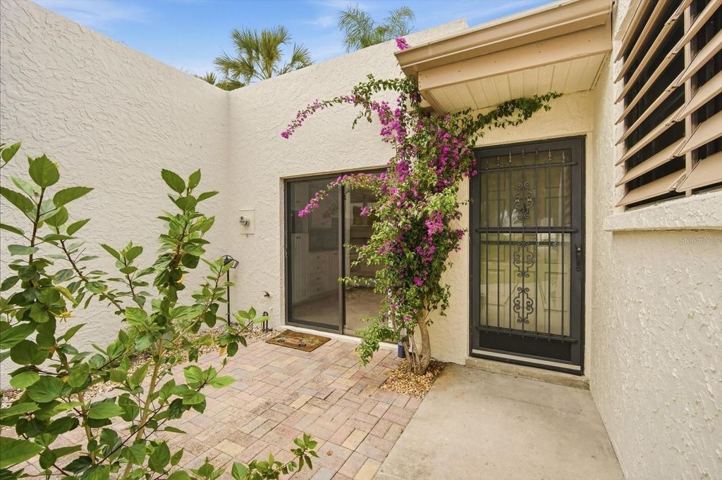 Image 3 of property listing at 169 PINEHURST DRIVE 169, Bradenton, FL 34210
