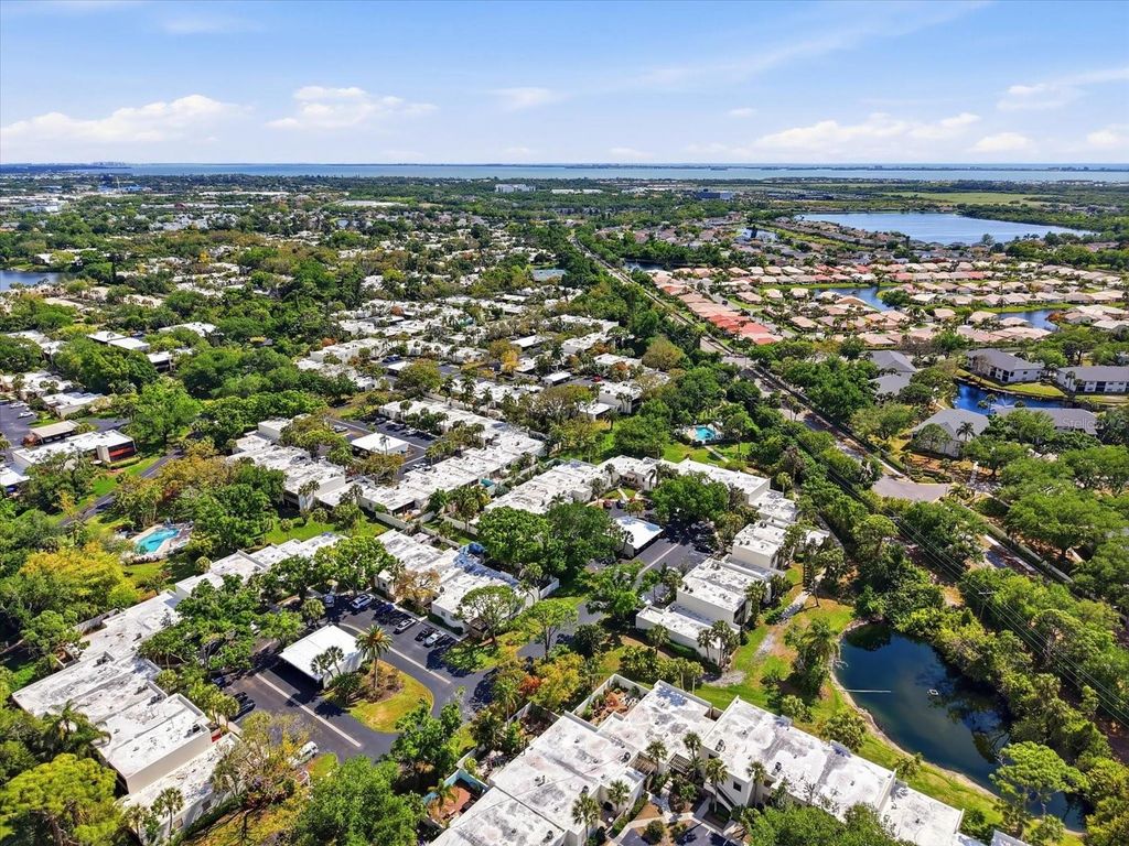 Image 25 of property listing at 169 PINEHURST DRIVE 169, Bradenton, FL 34210