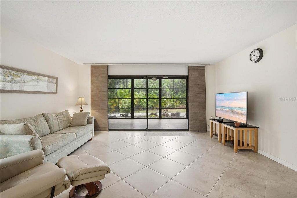 Image 7 of property listing at 169 PINEHURST DRIVE 169, Bradenton, FL 34210