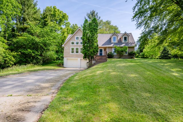 2775 Lakeland Drive, Oronoko Twp, MI 49103