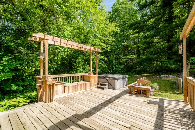 2775 Lakeland Drive, Oronoko Twp, MI 49103