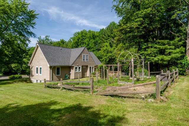 2775 Lakeland Drive, Oronoko Twp, MI 49103