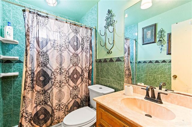 564 N La Paloma Street, Rio Grande City, TX 78582