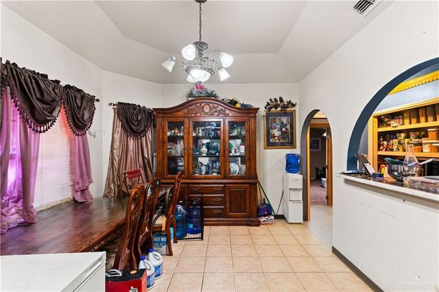564 N La Paloma Street, Rio Grande City, TX 78582